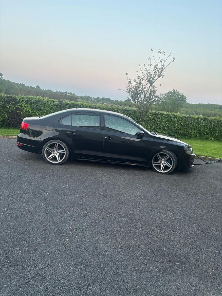 Volkswagen Jetta - Image 1
