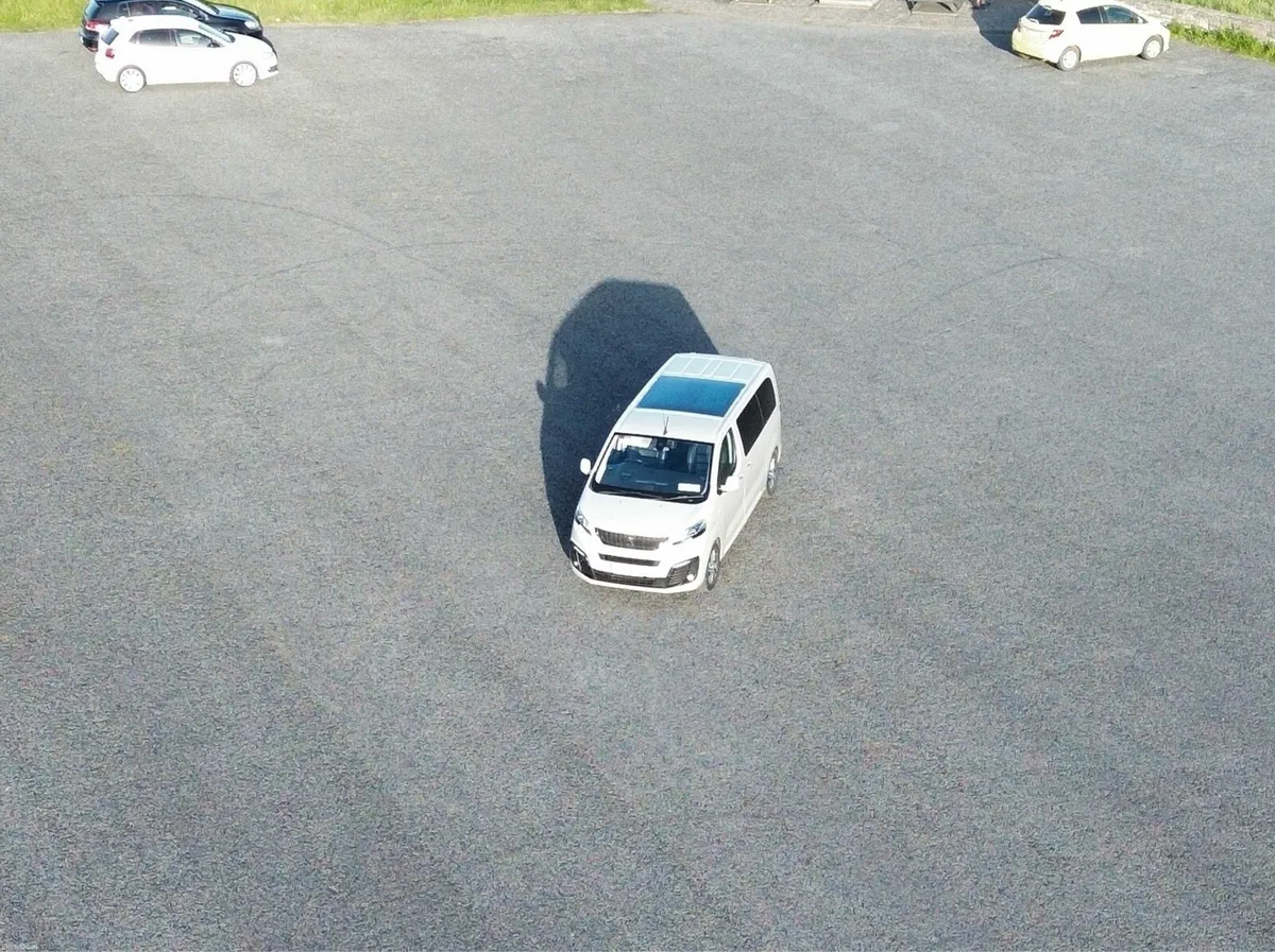 High speck Peugeot Travels Expert 2L 8 seater - Image 2