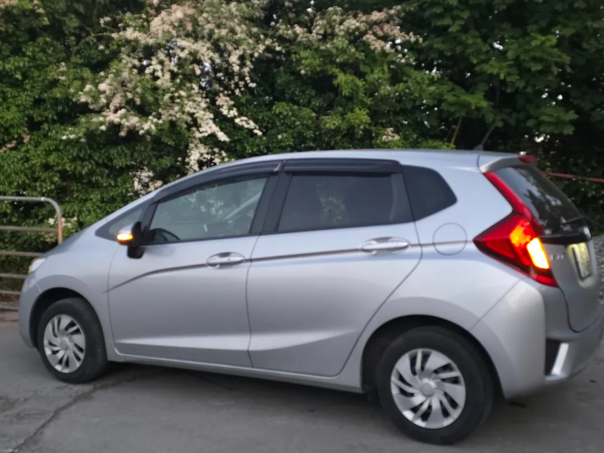 €5990 Honda Fit 2014 jazz automatic 1.3L €5990 - Image 2