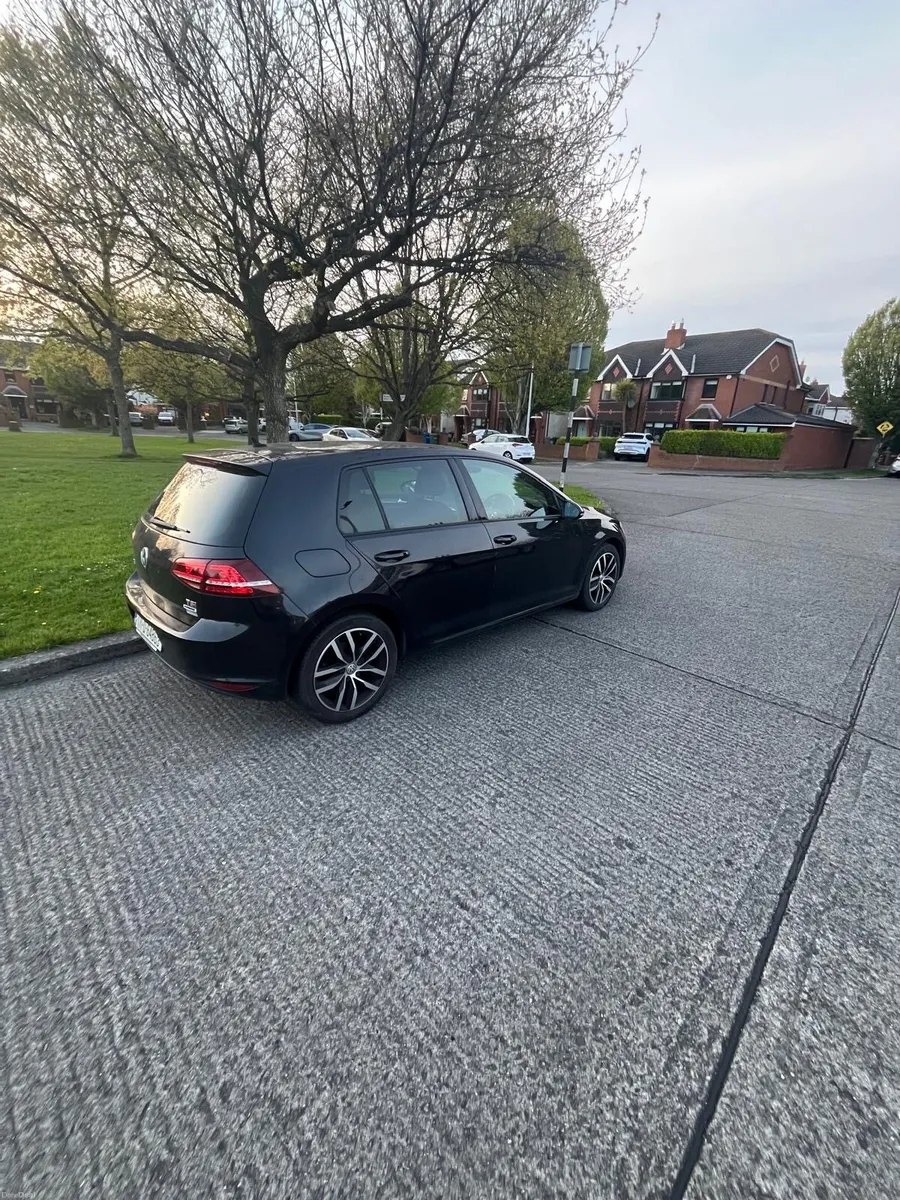 Volkswagen Golf - Image 4