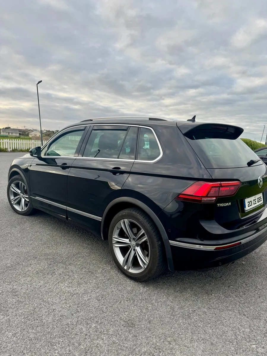 VOLKSWAGEN TIGUAN RLINE | Massive Spec - Image 2