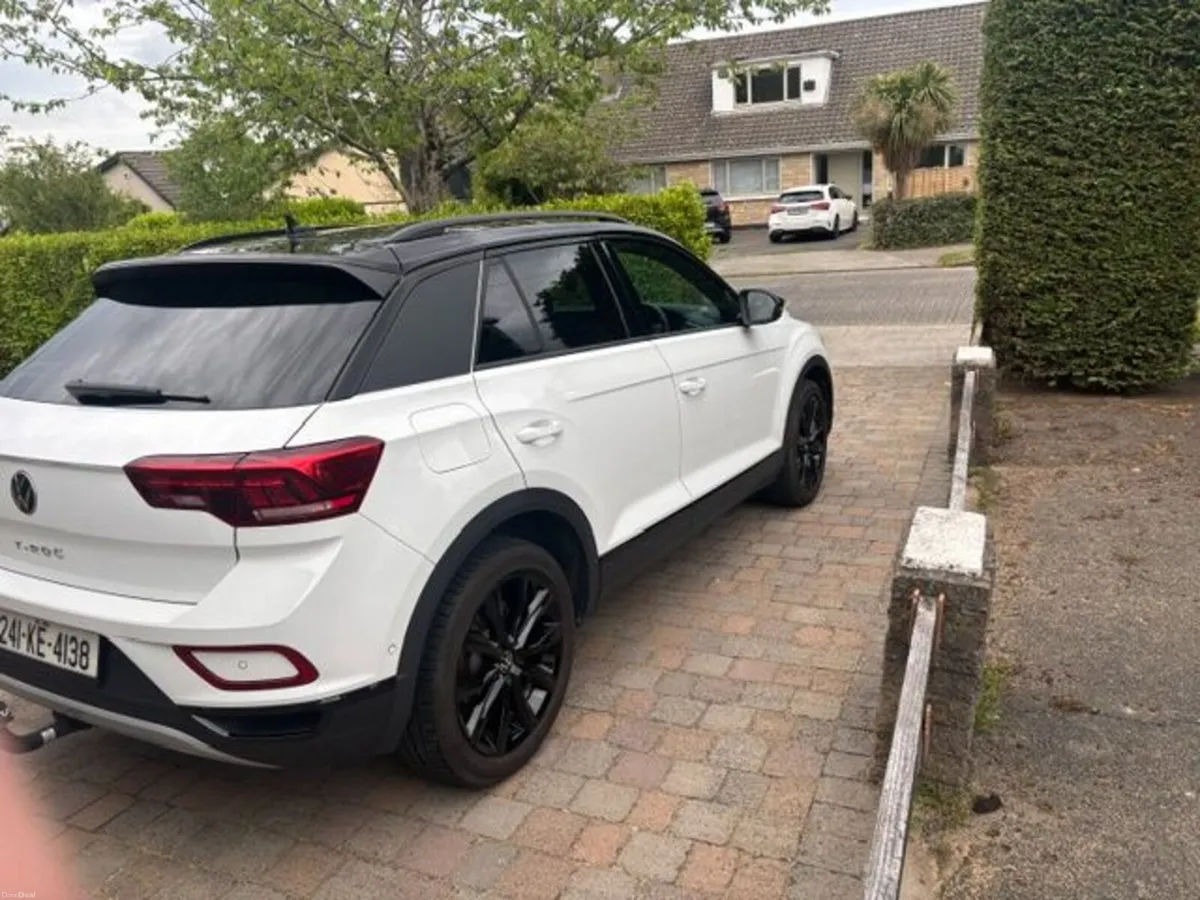 Volkswagen T-Roc 2024 - Image 2