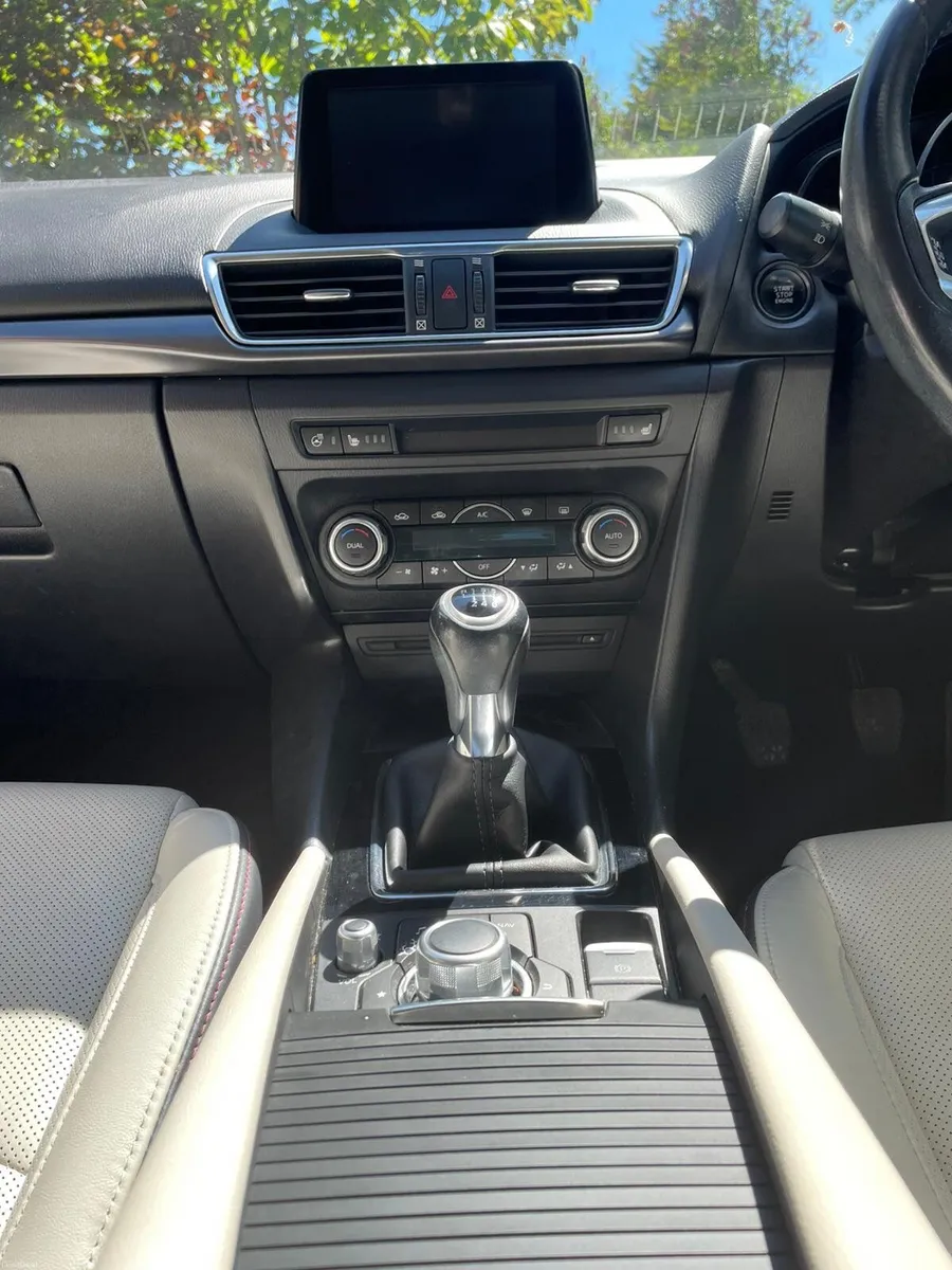 Mazda Mazda3 2017 - Image 3