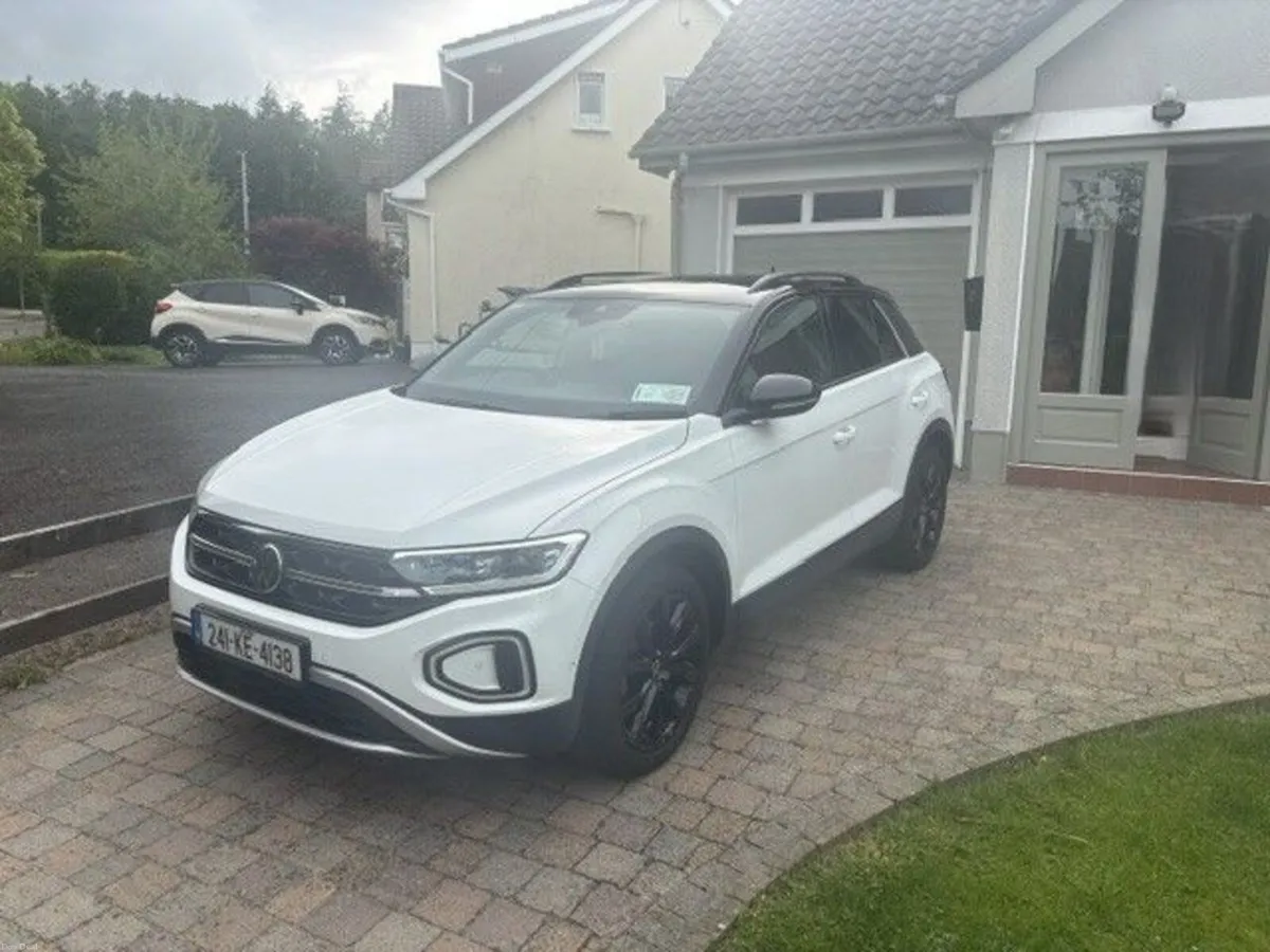 Volkswagen T-Roc 2024 - Image 1