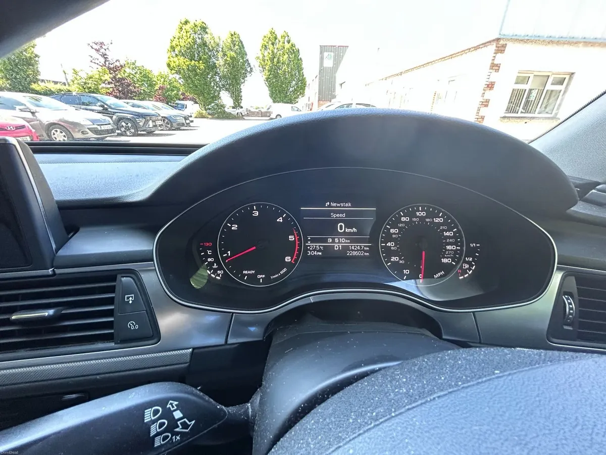 Audi A6 2015 - Image 2