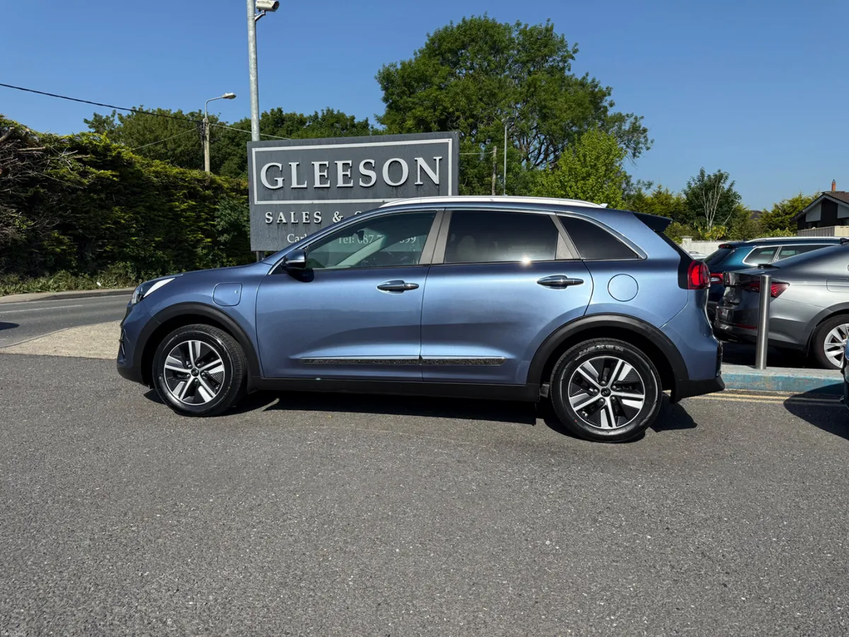 212 Kia Niro 1.6 Plug-in Electric Hybrid Petrol - Image 2