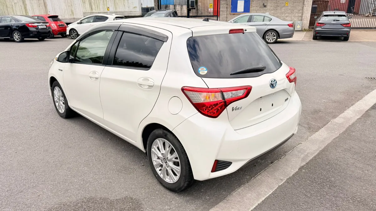 Toyota Vitz 2019 1.5 Hybrid White - Image 6