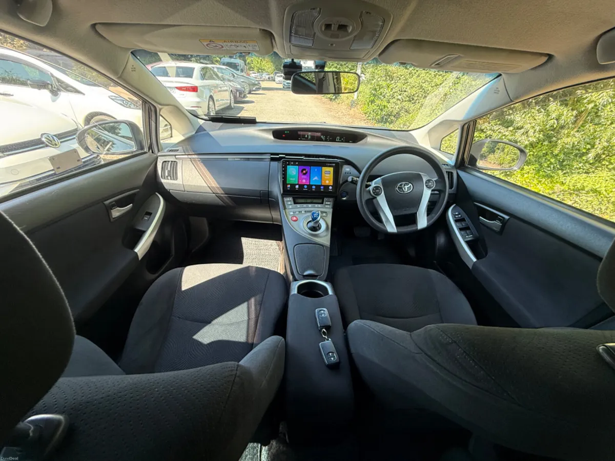 Toyota Prius cruise control!!! Low Milege!!! - Image 4