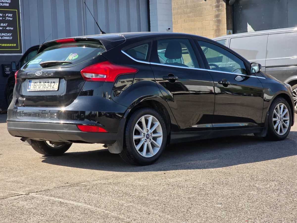 Ford Focus  1.5 TDCi Titanium - Image 3