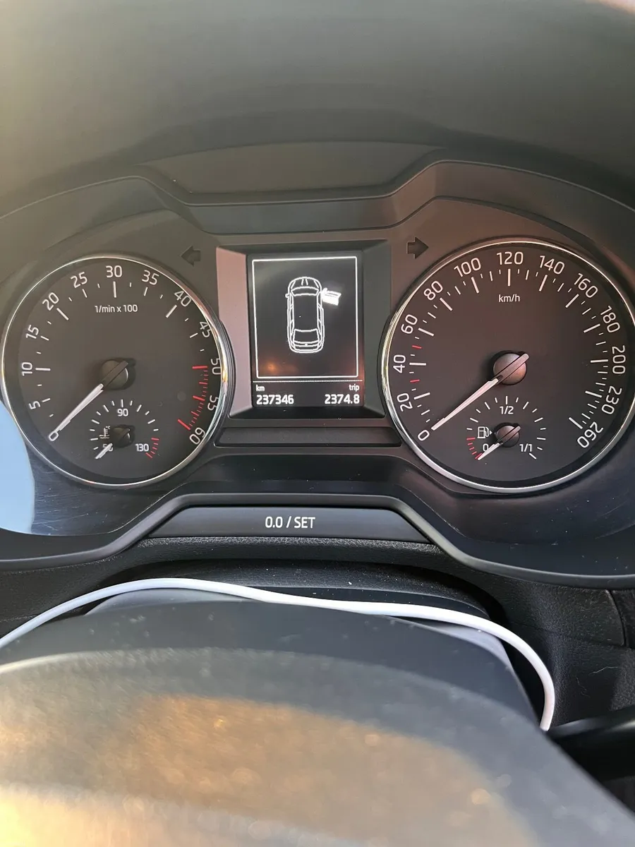 Skoda Octavia Combi Elegance - DSG - Image 3