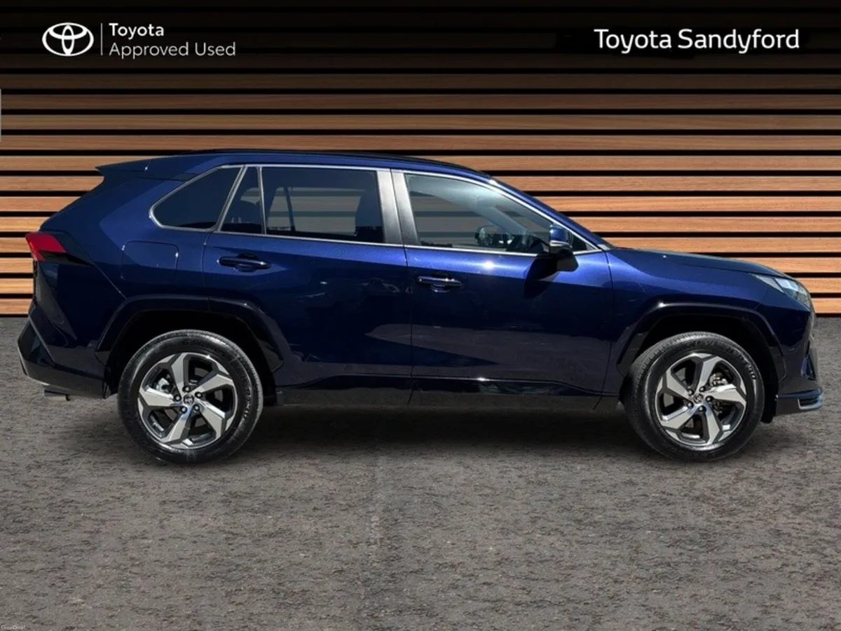 Toyota RAV4 AWD SOL PHEV // FULL LEATHER HEATED SE - Image 3