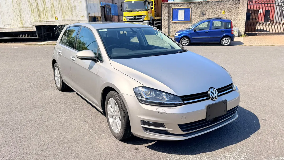 Volkswagen Golf Silver - Image 1