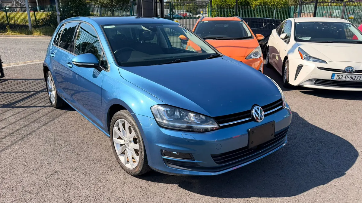 Volkswgen Golf Blue - Image 2