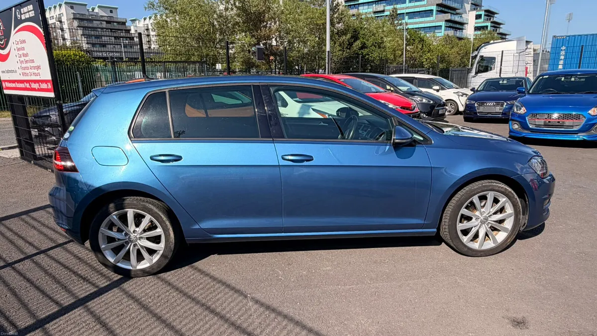 Volkswgen Golf Blue - Image 4