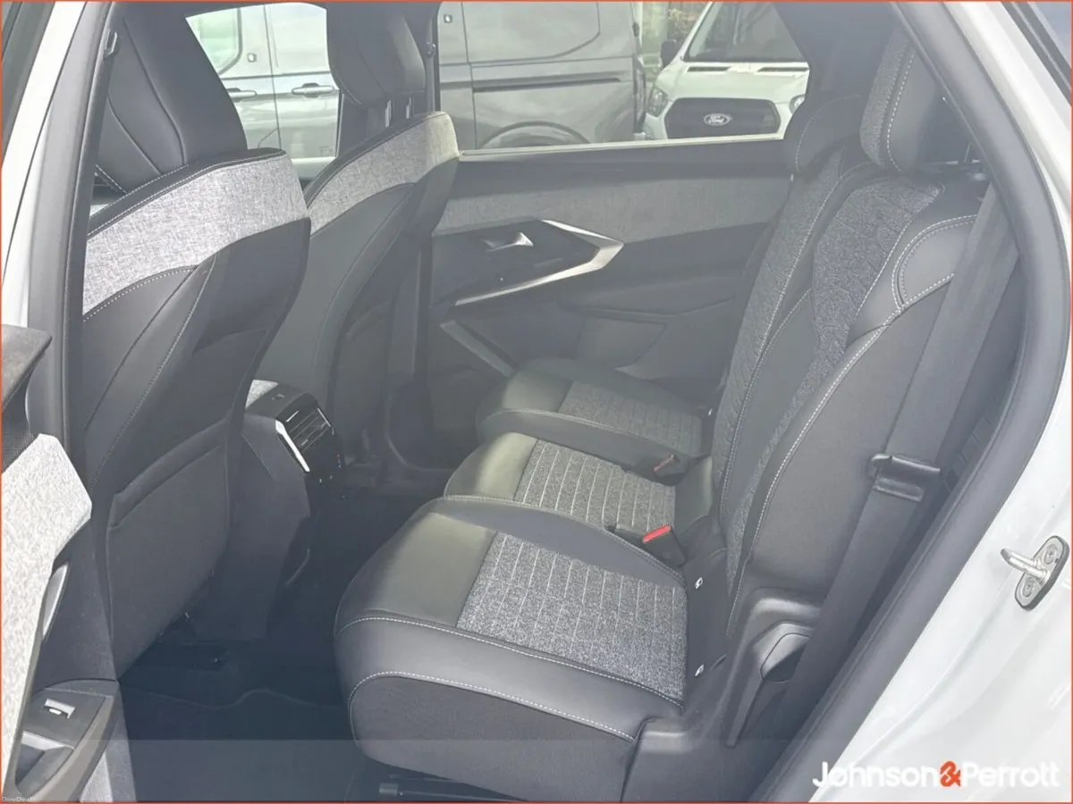 Peugeot 5008 1.2 MHEV 145bhp E-DCS6 Allure - Image 5