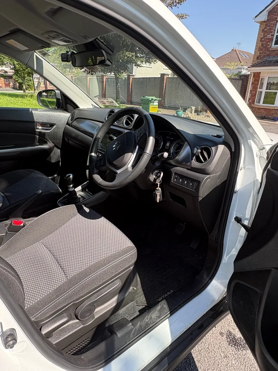 Suzuki Vitara SZ5 2024 - Image 6
