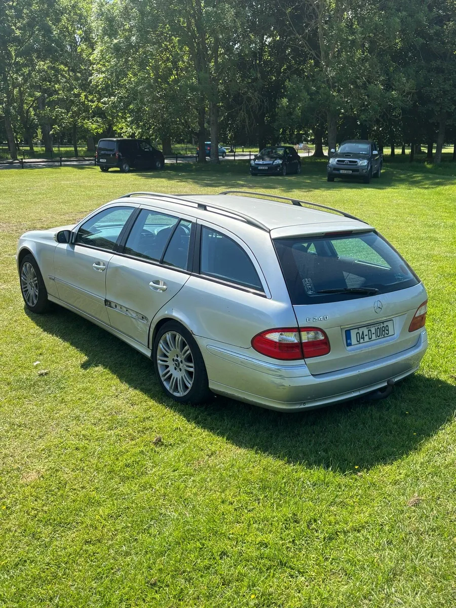 Car - Image 3