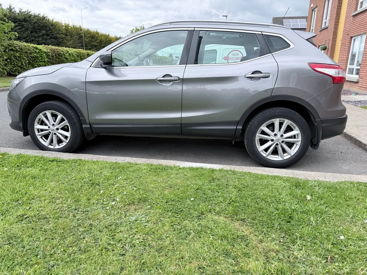 Nissan Qashqai * low mileage * - Image 4