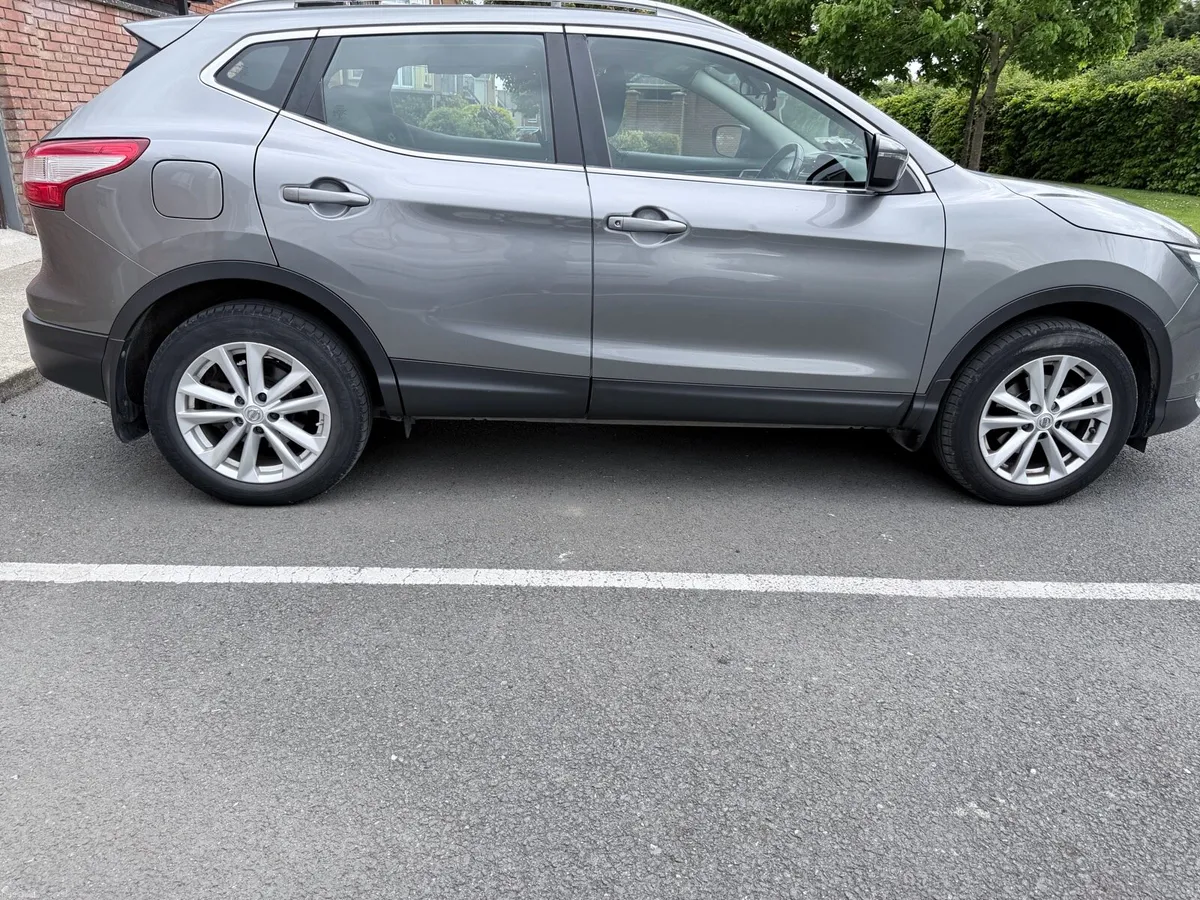 Nissan Qashqai * low mileage * - Image 2