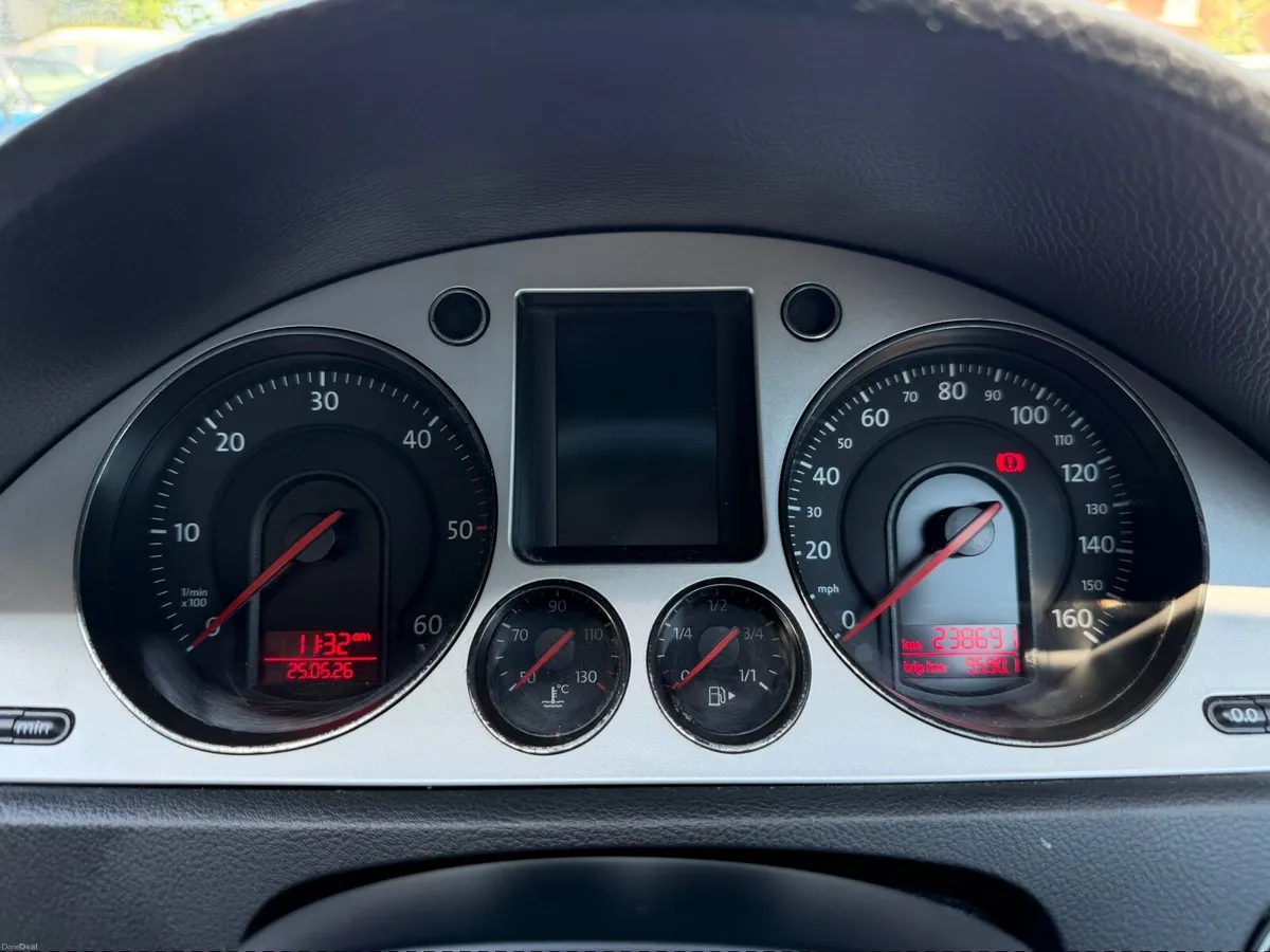Volkswagen Passat 2.0 diesel Automatic - Image 2