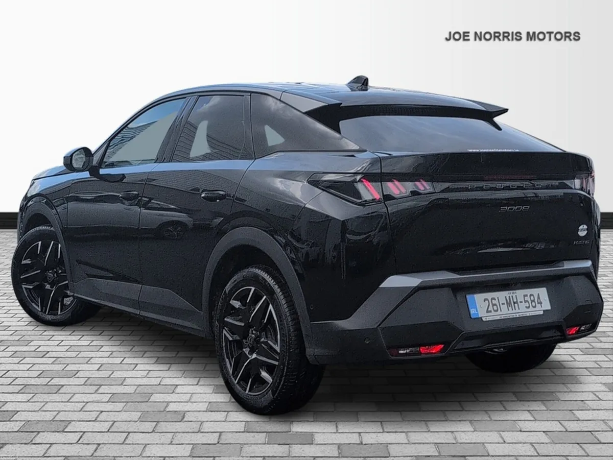 Peugeot 3008 ALLURE MHEV 136 DEMONSTRATION MODEL - Image 4