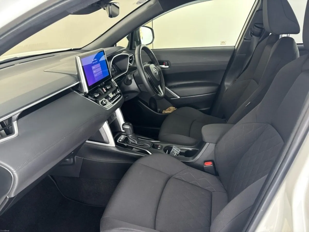 Toyota Corolla Cross HYBRID SPORT - Image 6