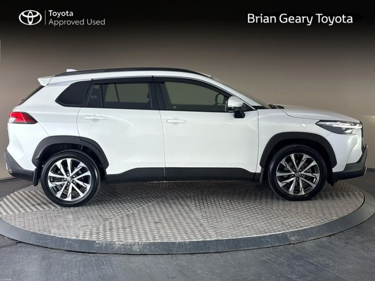 Toyota Corolla Cross HYBRID SPORT - Image 3
