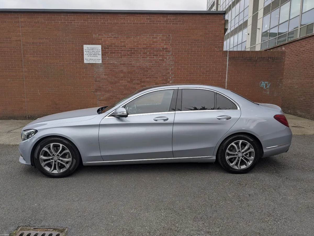 Mercedes-Benz C220d Sport Premium Plus - Sunroof - Image 4
