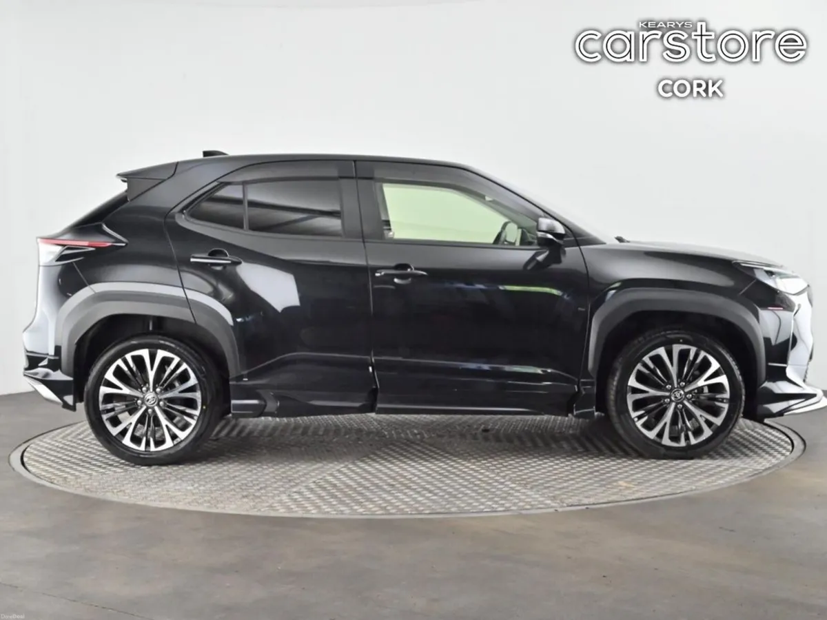 Toyota Yaris Cross 1.5 Hybrid CVT - Image 2