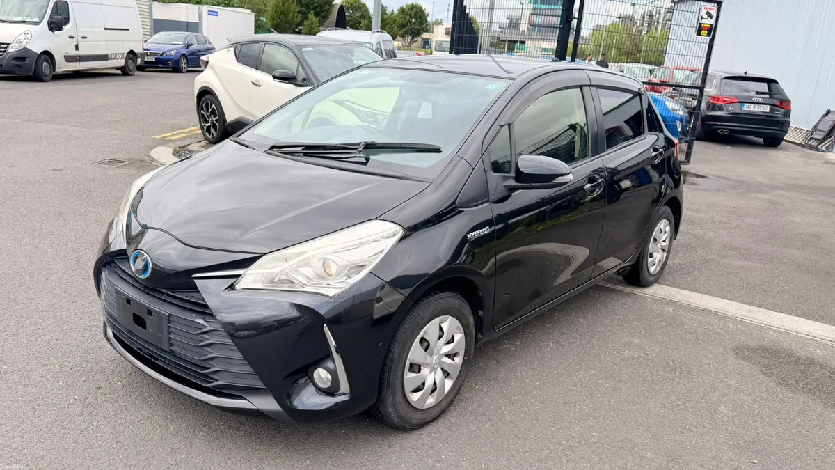 Toyota Vitz Blue - Image 2