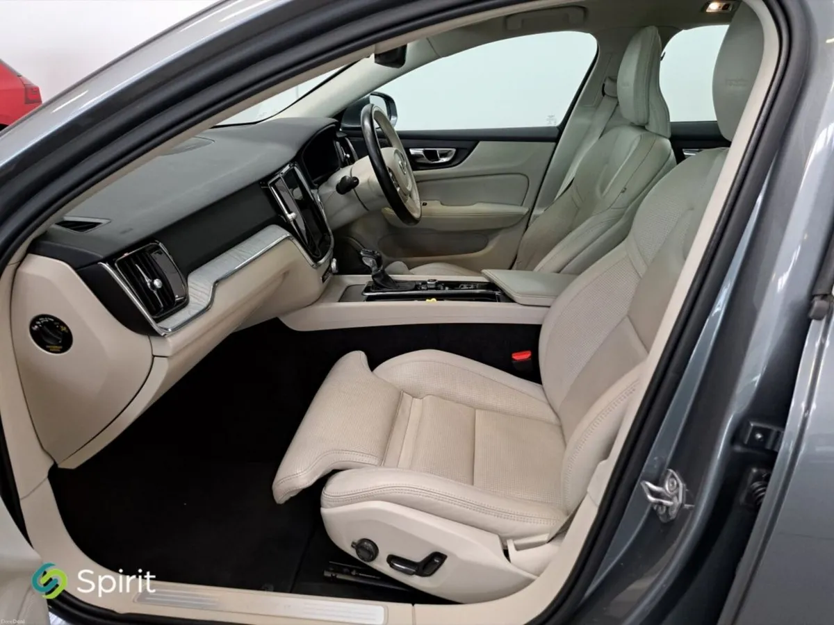 Volvo V60 T5 Inscription*Sunroof*Call Andrew 086 2 - Image 4