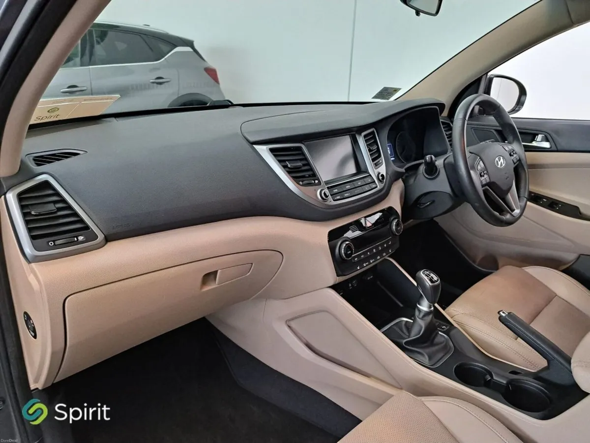 Hyundai Tucson Executive 1.7 D *Beige L/S*Call And - Image 4