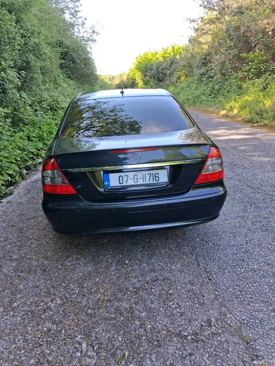 Mercedes - Image 1