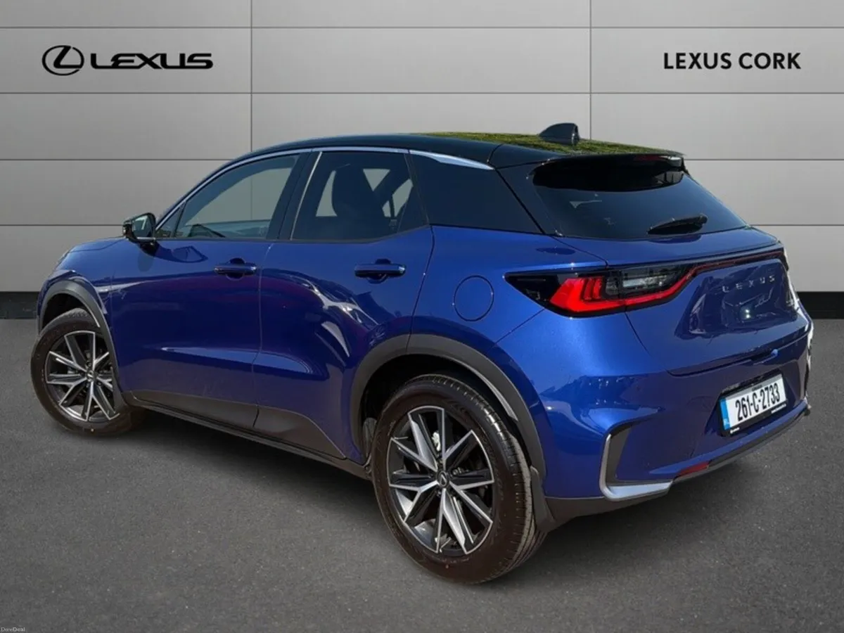 Lexus LBX LBX EMOTION - Image 3