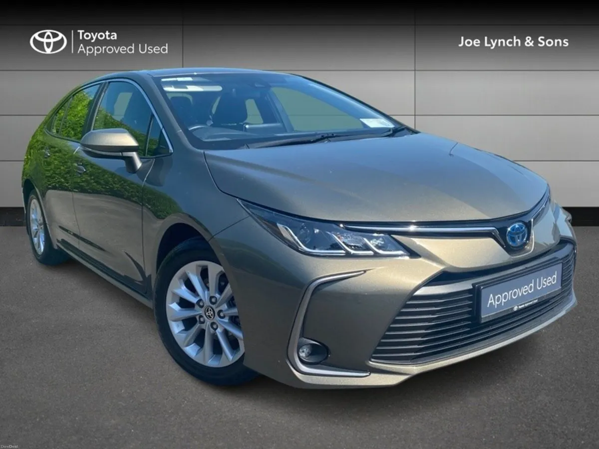 Toyota Corolla COROLLA HYBRID SALOON LUNA - Image 1