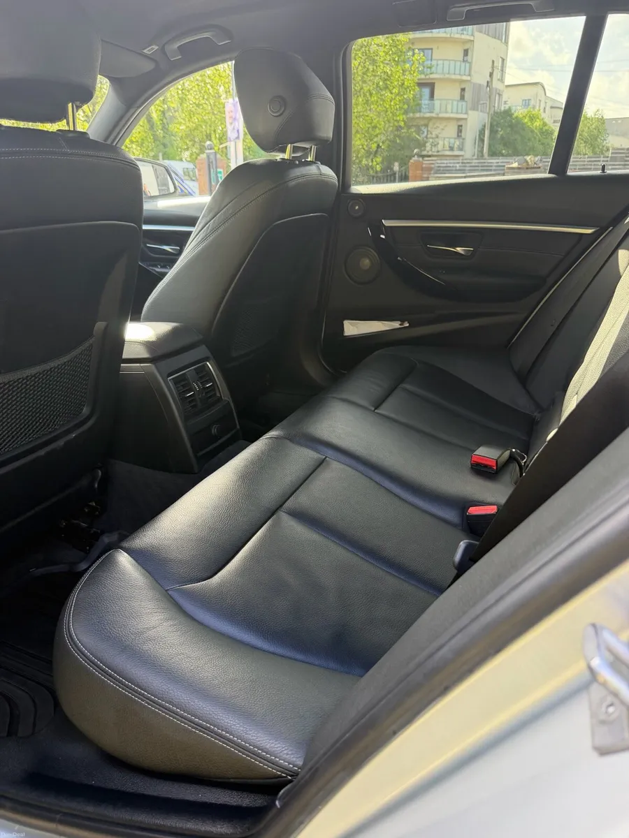 2018 BMW 320D M SportTouring Xdrive Shadow Edition - Image 5