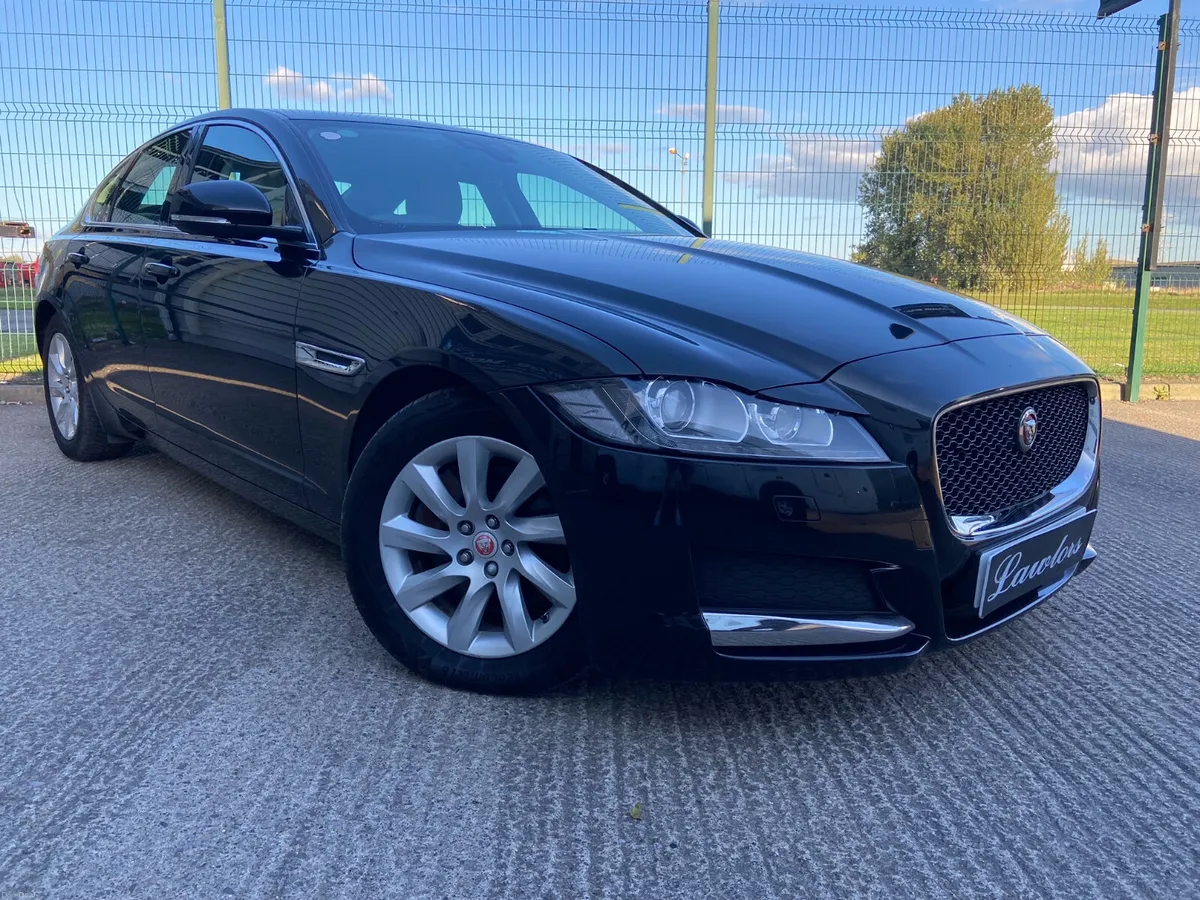 2015 (152) JAGUAR XF 2.0 AUTO - Image 1