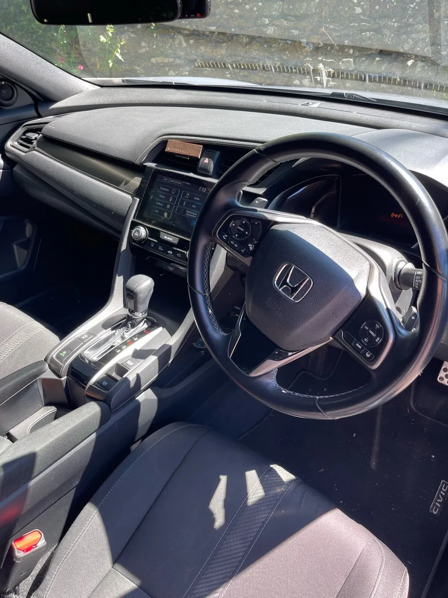 Honda Civic 2017 - Image 3