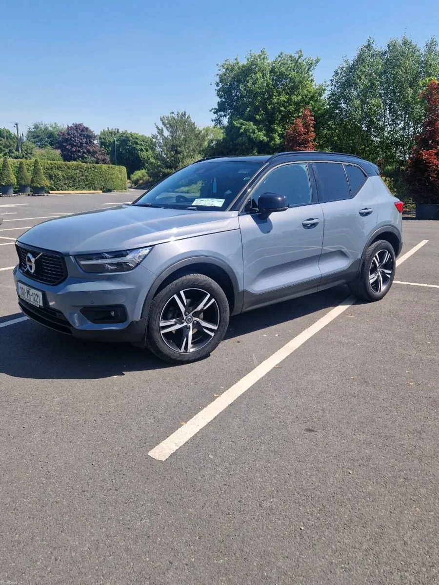 VOLVO XC40 AUTOMATIC DIESEL - Image 1