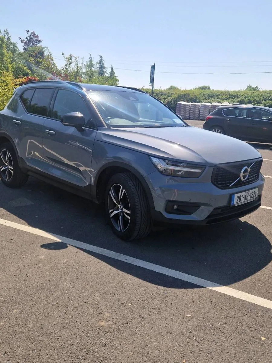VOLVO XC40 AUTOMATIC DIESEL - Image 2