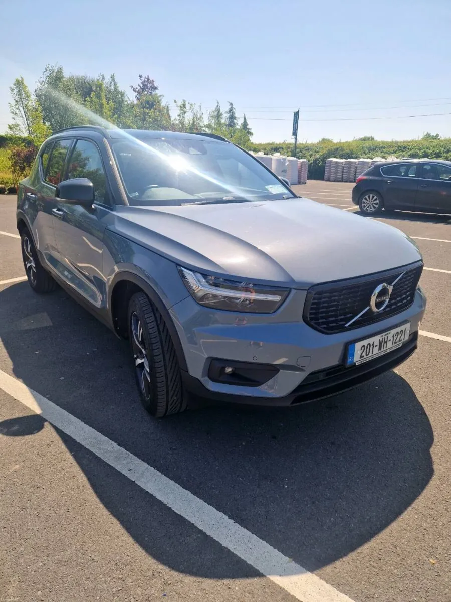 VOLVO XC40 AUTOMATIC DIESEL - Image 4