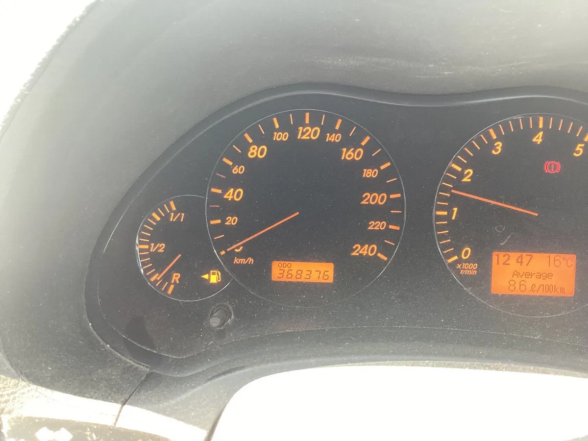 Toyota Avensis 2008 - Image 2