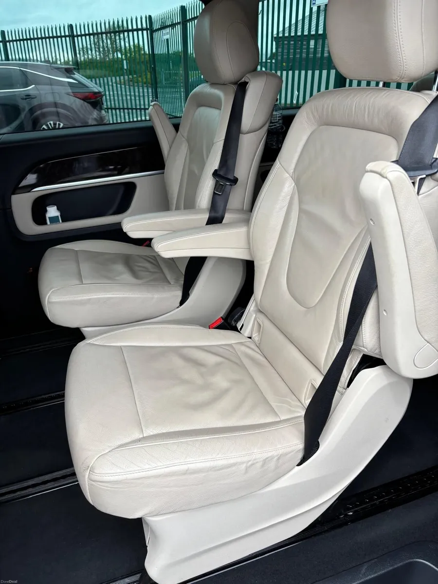 Mercedes-Benz V-Class 2017 - Image 2