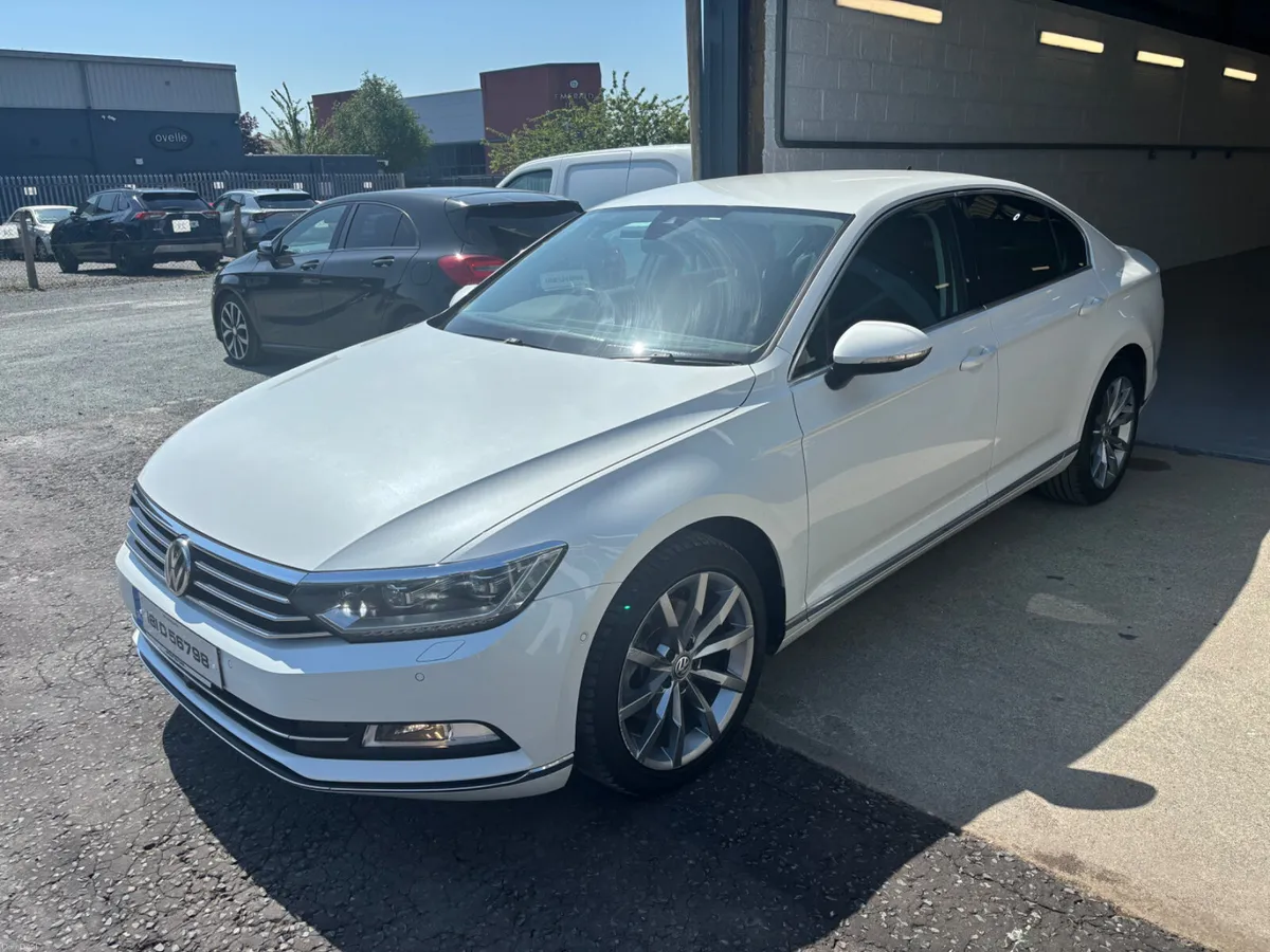 2018 (181) Volkswagen Passat Highline | Low KM - Image 4