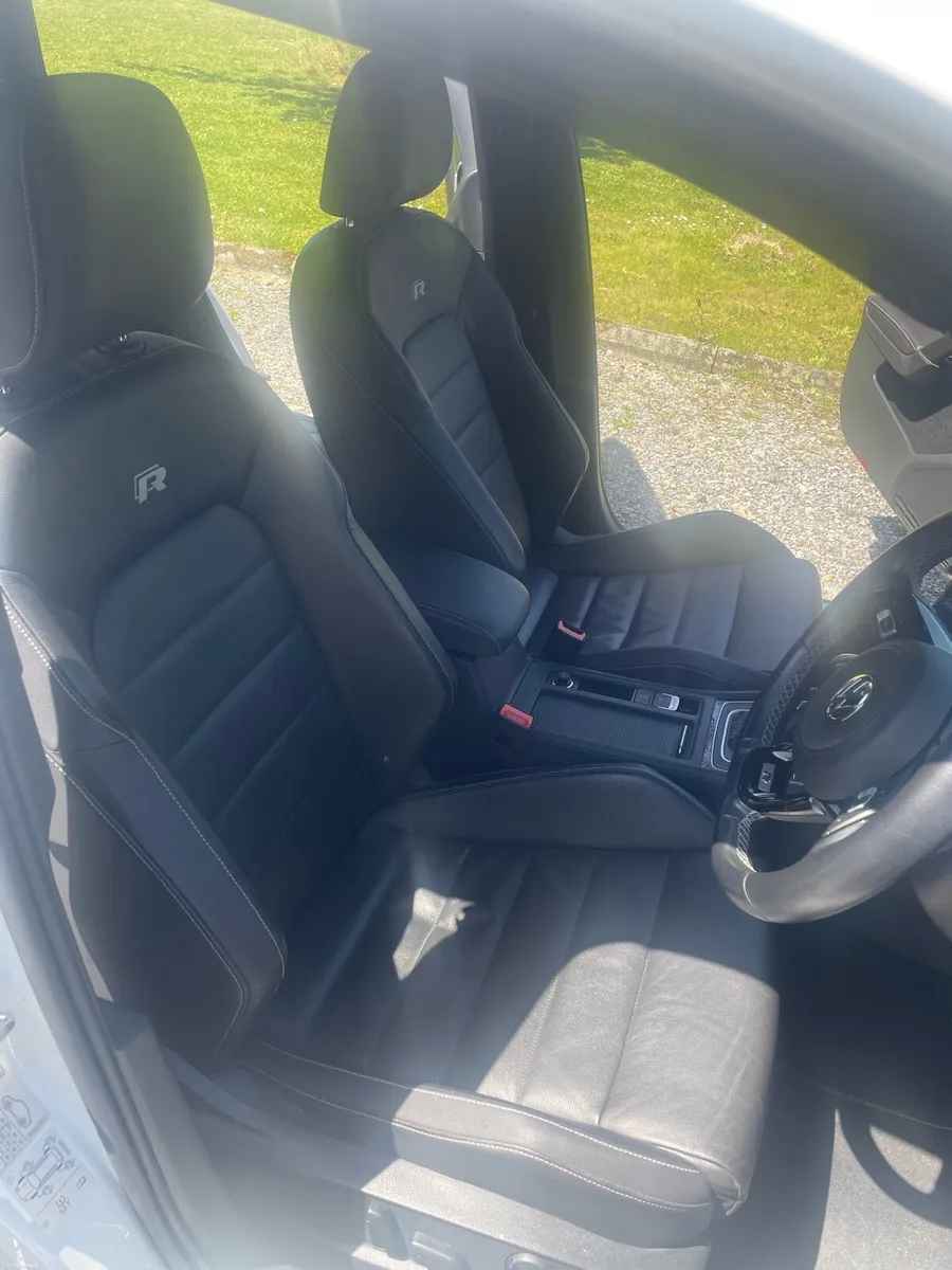 Volkswagen Golf R Variant 2.0 TSI 4 Motion Auto - Image 3