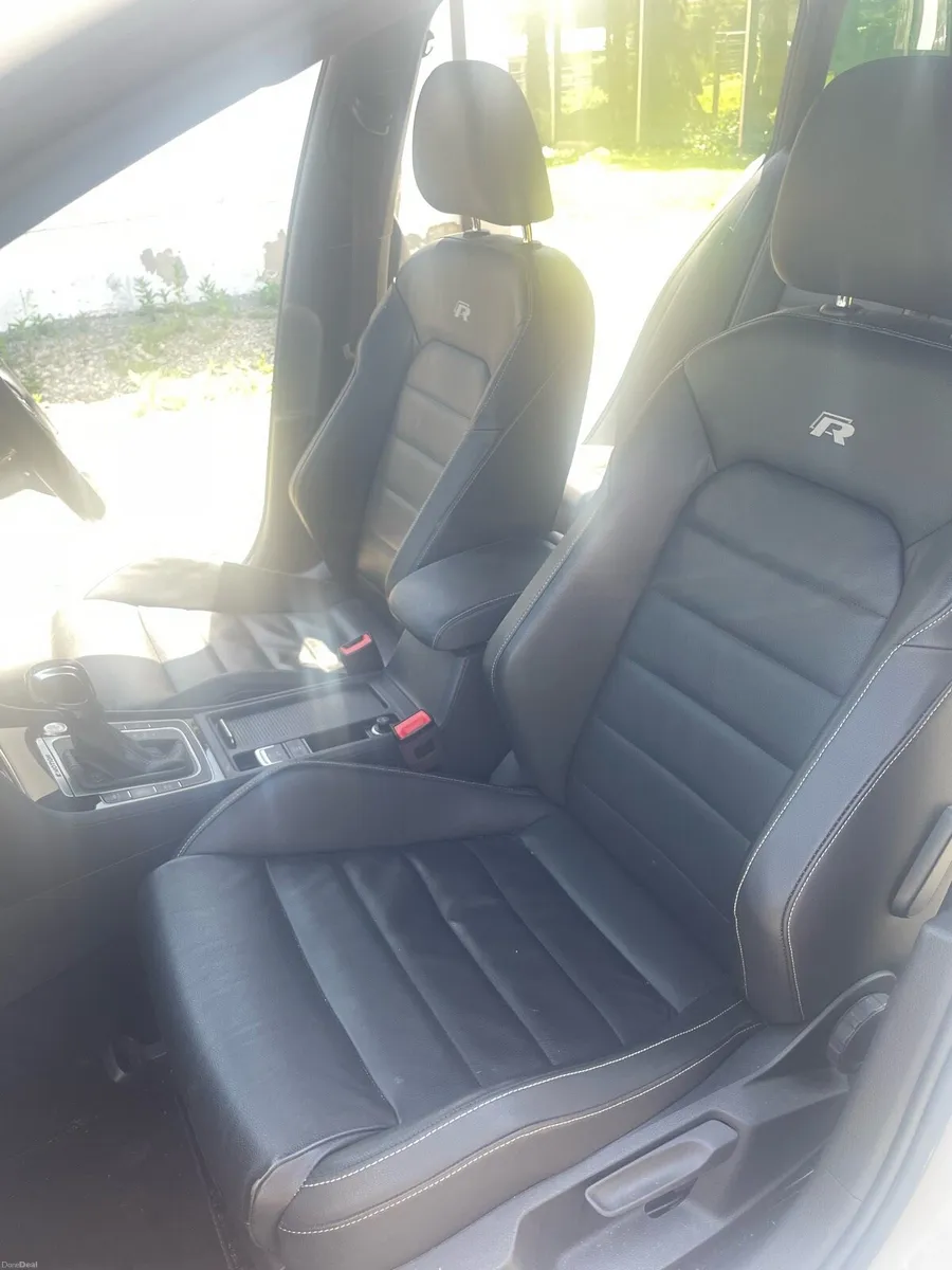 Volkswagen Golf R Variant 2.0 TSI 4 Motion Auto - Image 4