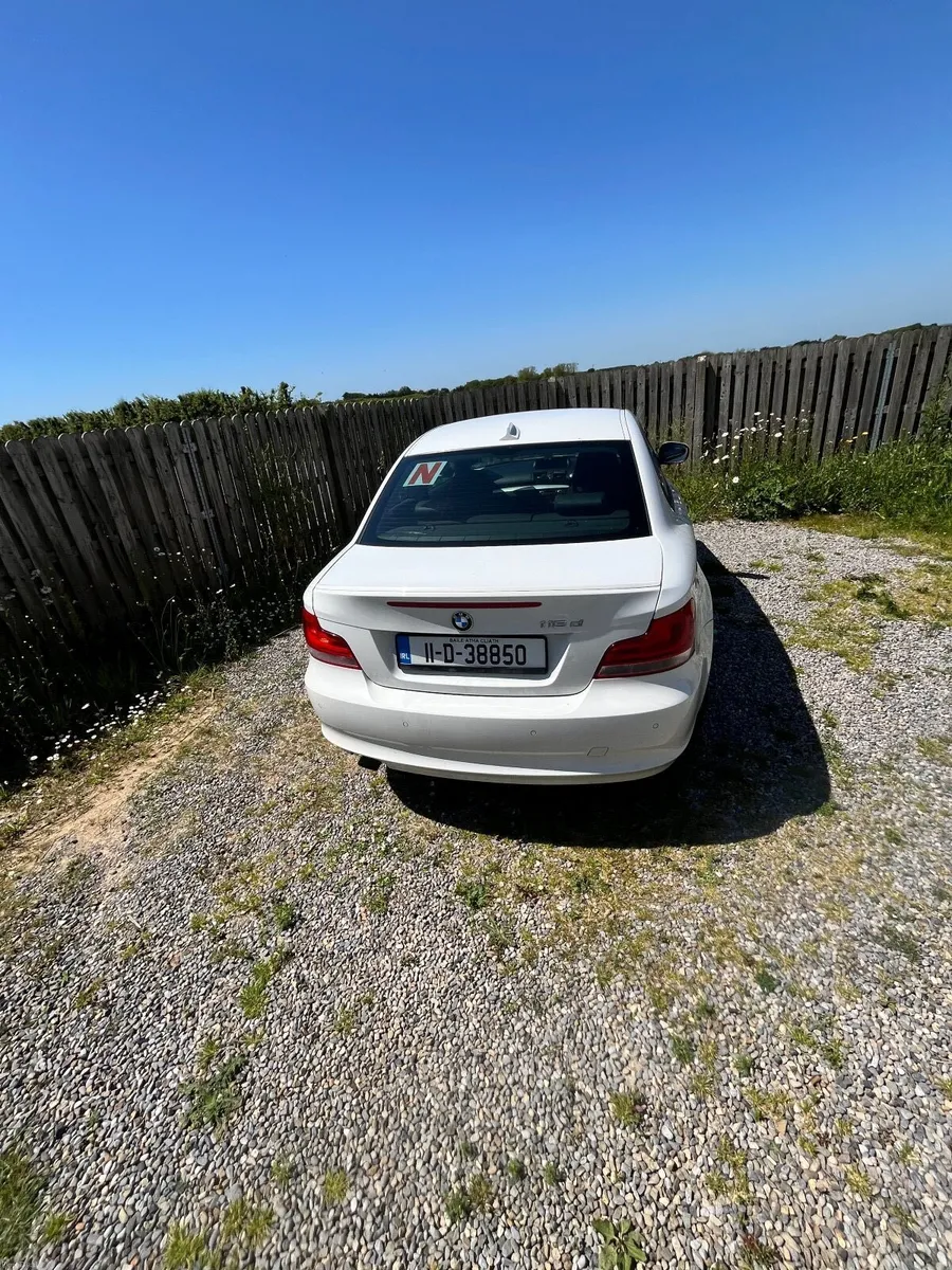 BMW 1-Series 2011 coupe - Image 4