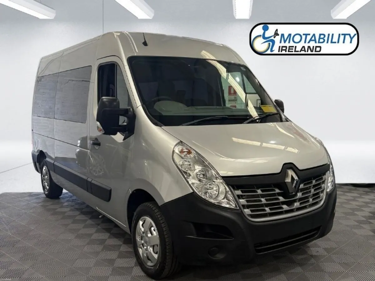Renault Master Wheelchair Accessible - Image 1