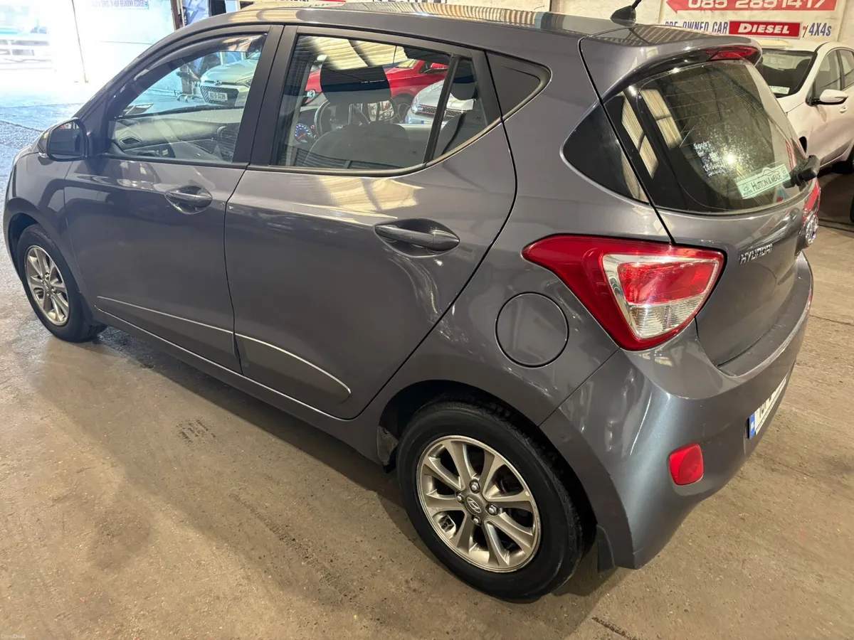 Hyundai i10 2016 automatic ultra low mileage - Image 3