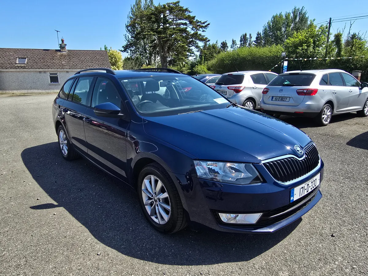 171 Skoda Octavia 1.0 Tsi 115hp Low Mileage Estate - Image 3